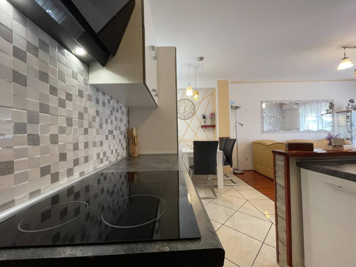 Apartment Malu Пула Екстер'єр фото